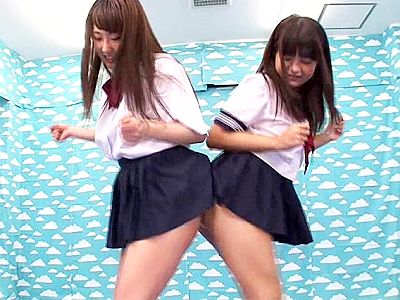 【水着企画】女の子が台の上で尻をぶつけ合って尻相撲！！落ちたらもちろん罰ゲームで即セックスにｗｗ