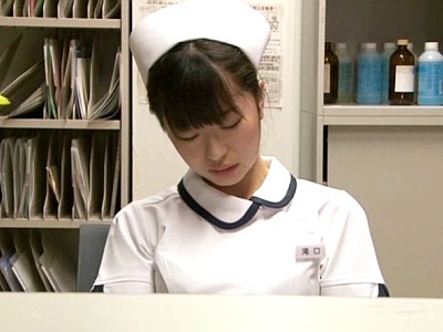 ［企画］夜勤中に居眠りしてしまった看護師が感謝に襲われてしまう。